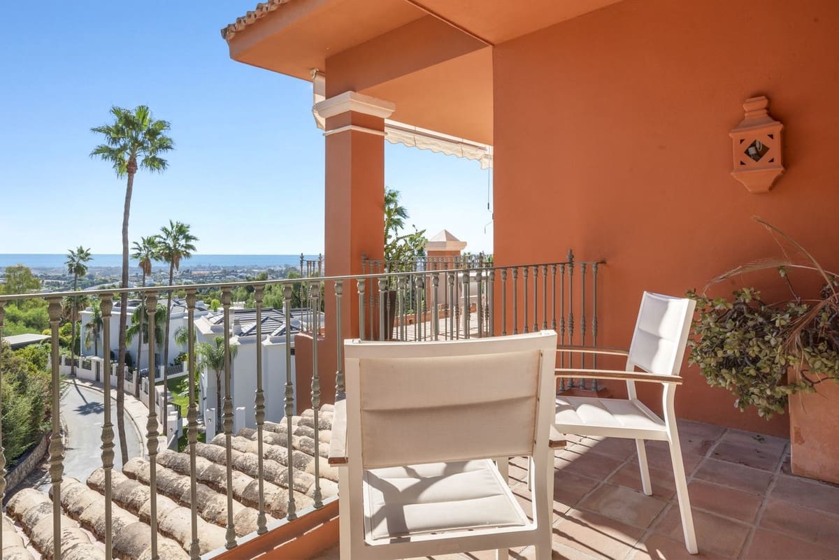 3 bedroom Apartment for sale in Marbella with pool garage - € 1,495,000 (Ref: 10125038)