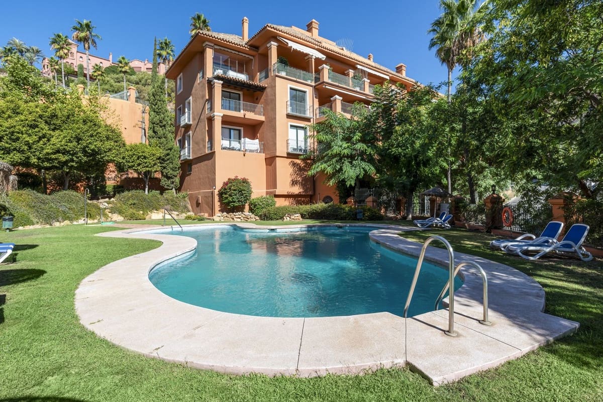 3 bedroom Apartment for sale in Marbella with pool garage - € 1,495,000 (Ref: 10125038)