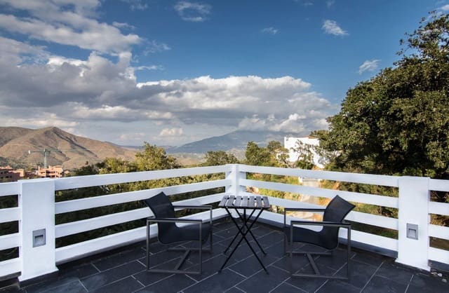 Chalet de 3 habitaciones en La Mairena, Ojen en venta con piscina garaje - 1.290.000 € (Ref: 10130864)
