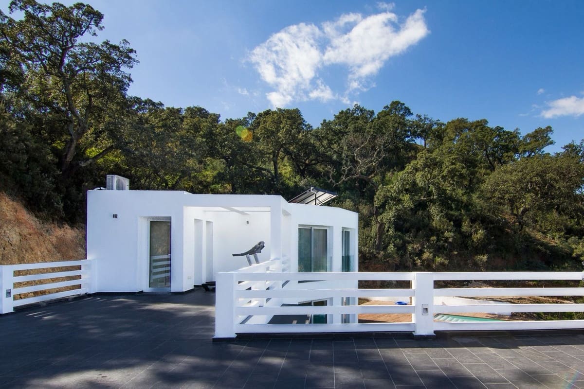 Chalet de 3 habitaciones en La Mairena en venta con piscina garaje - 1.290.000 € (Ref: 10130864)