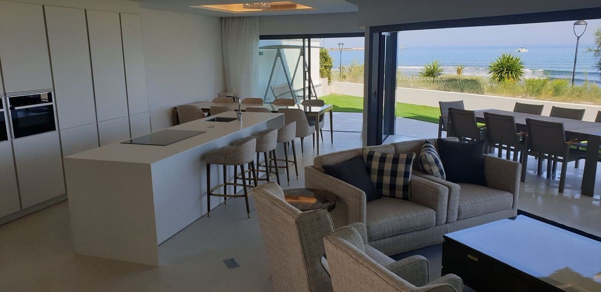 3 chambre Appartement à vendre à Estepona avec piscine garage - 3 450 000 € (Ref: 10144946)