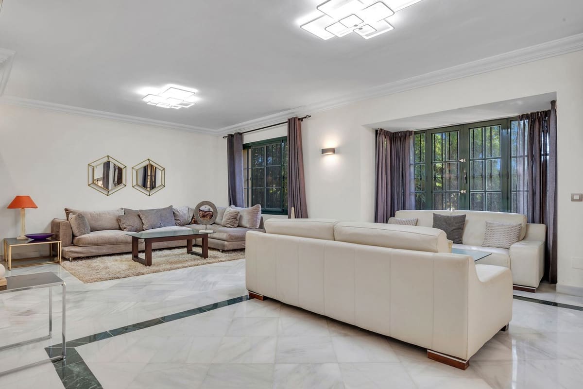 6 soverom Villa til salgs i Guadalmina med svømmebasseng garasje - € 2 990 000 (Ref: 10163257)