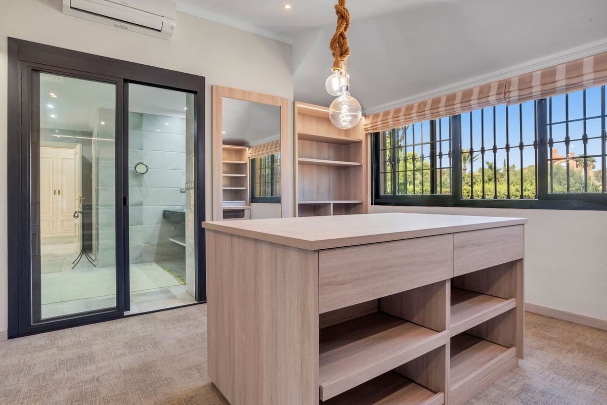 6 soverom Villa til salgs i Guadalmina med svømmebasseng garasje - € 2 990 000 (Ref: 10163257)
