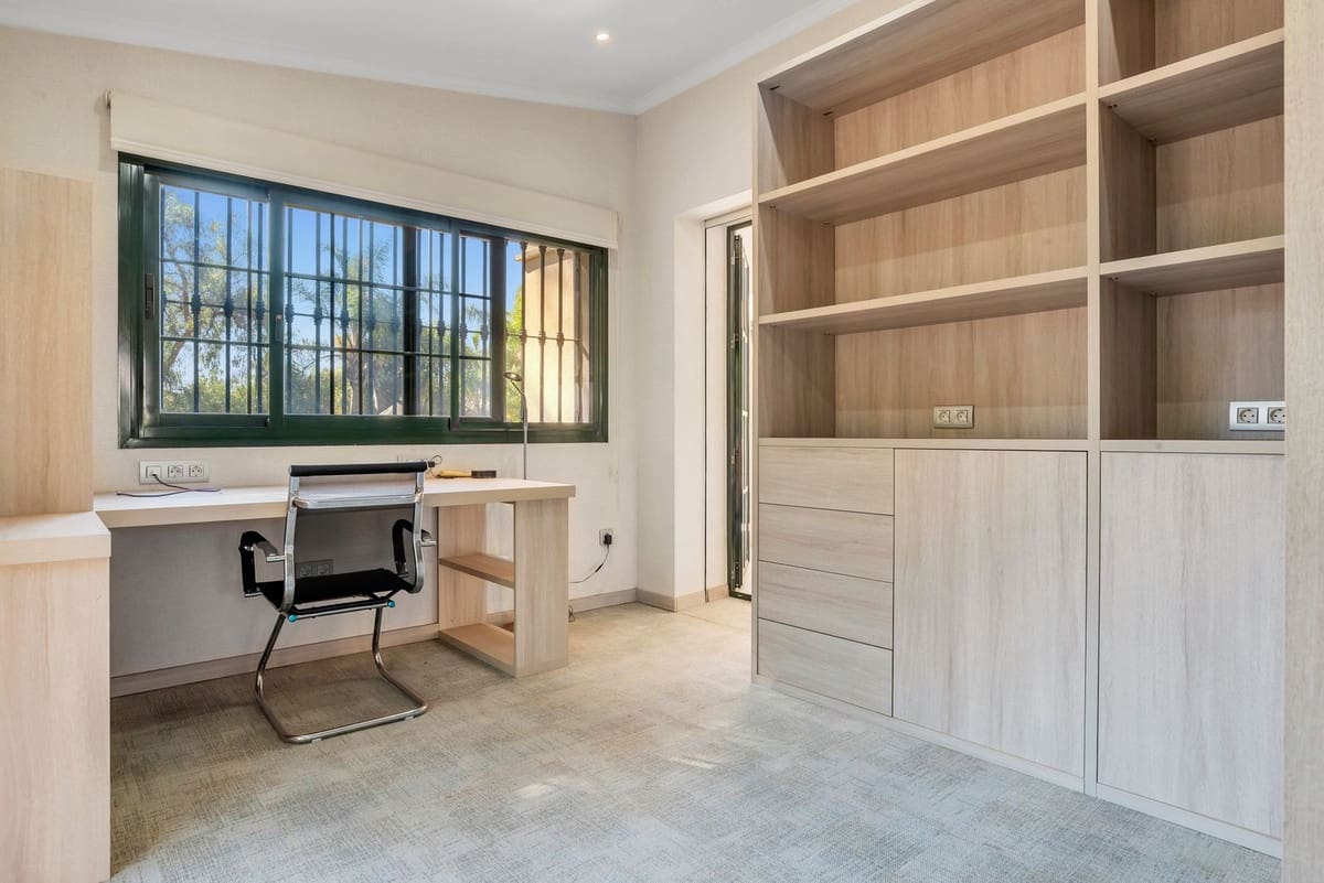 6 soverom Villa til salgs i Guadalmina med svømmebasseng garasje - € 2 990 000 (Ref: 10163257)