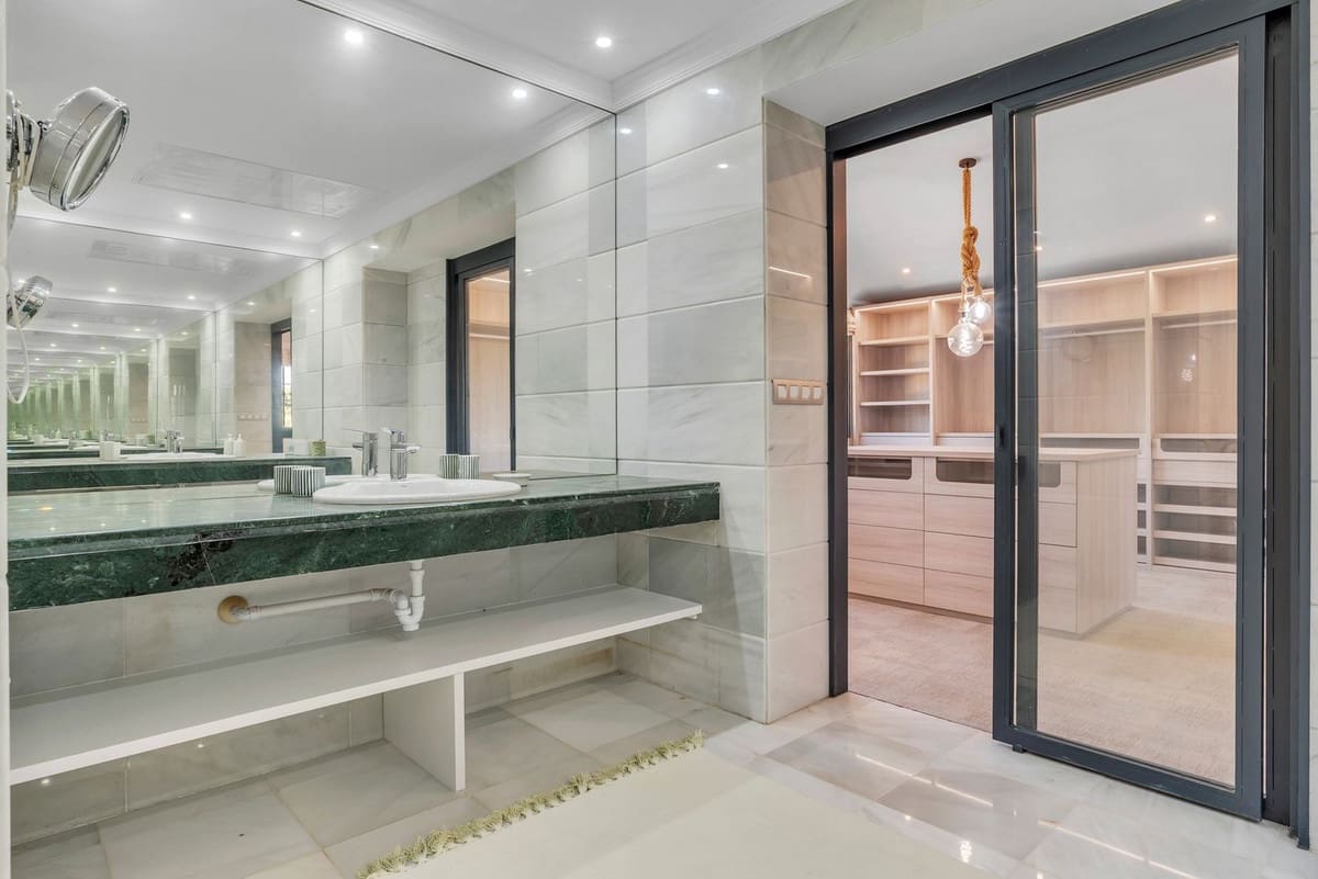 6 soverom Villa til salgs i Guadalmina med svømmebasseng garasje - € 2 990 000 (Ref: 10163257)