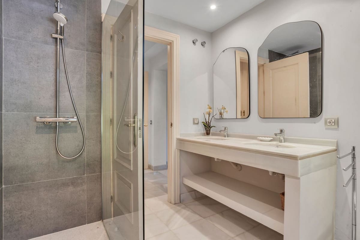 6 soverom Villa til salgs i Guadalmina med svømmebasseng garasje - € 2 990 000 (Ref: 10163257)