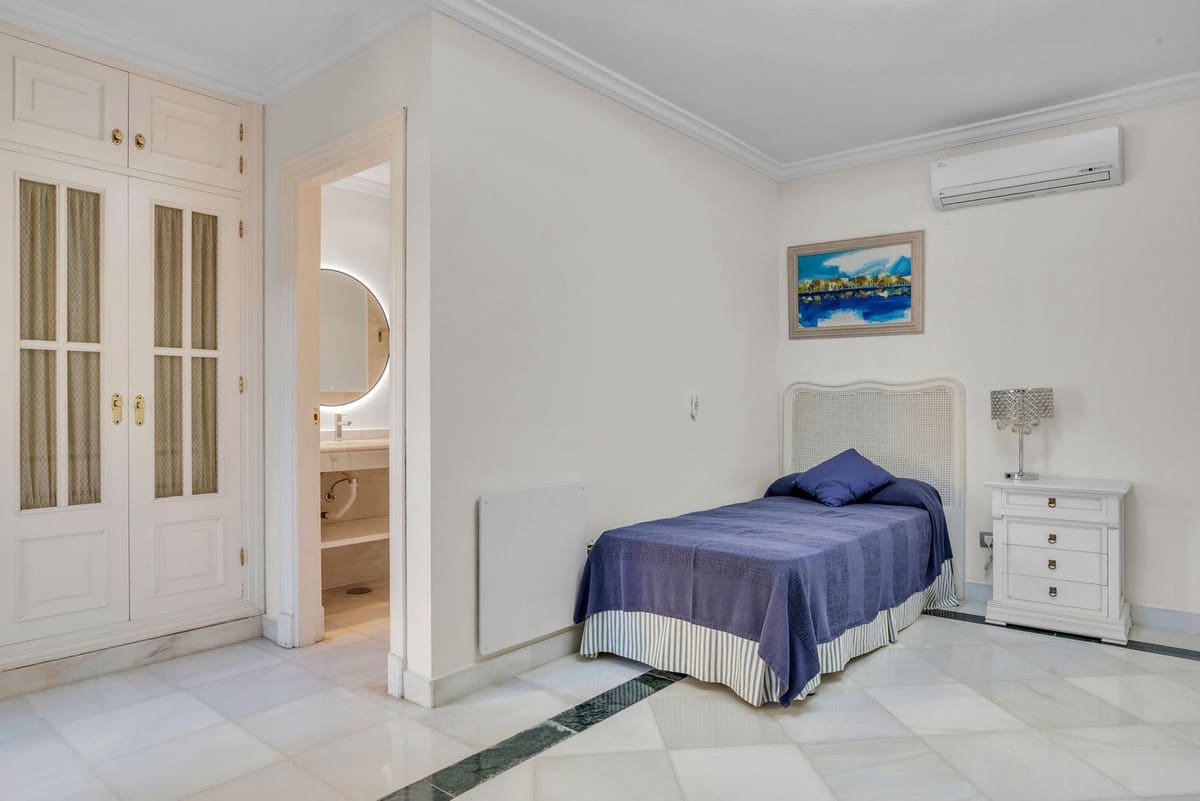 6 soverom Villa til salgs i Guadalmina med svømmebasseng garasje - € 2 990 000 (Ref: 10163257)