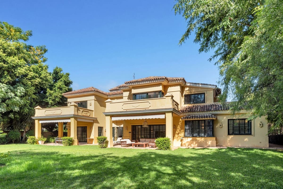 6 soverom Villa til salgs i Guadalmina med svømmebasseng garasje - € 2 990 000 (Ref: 10163257)