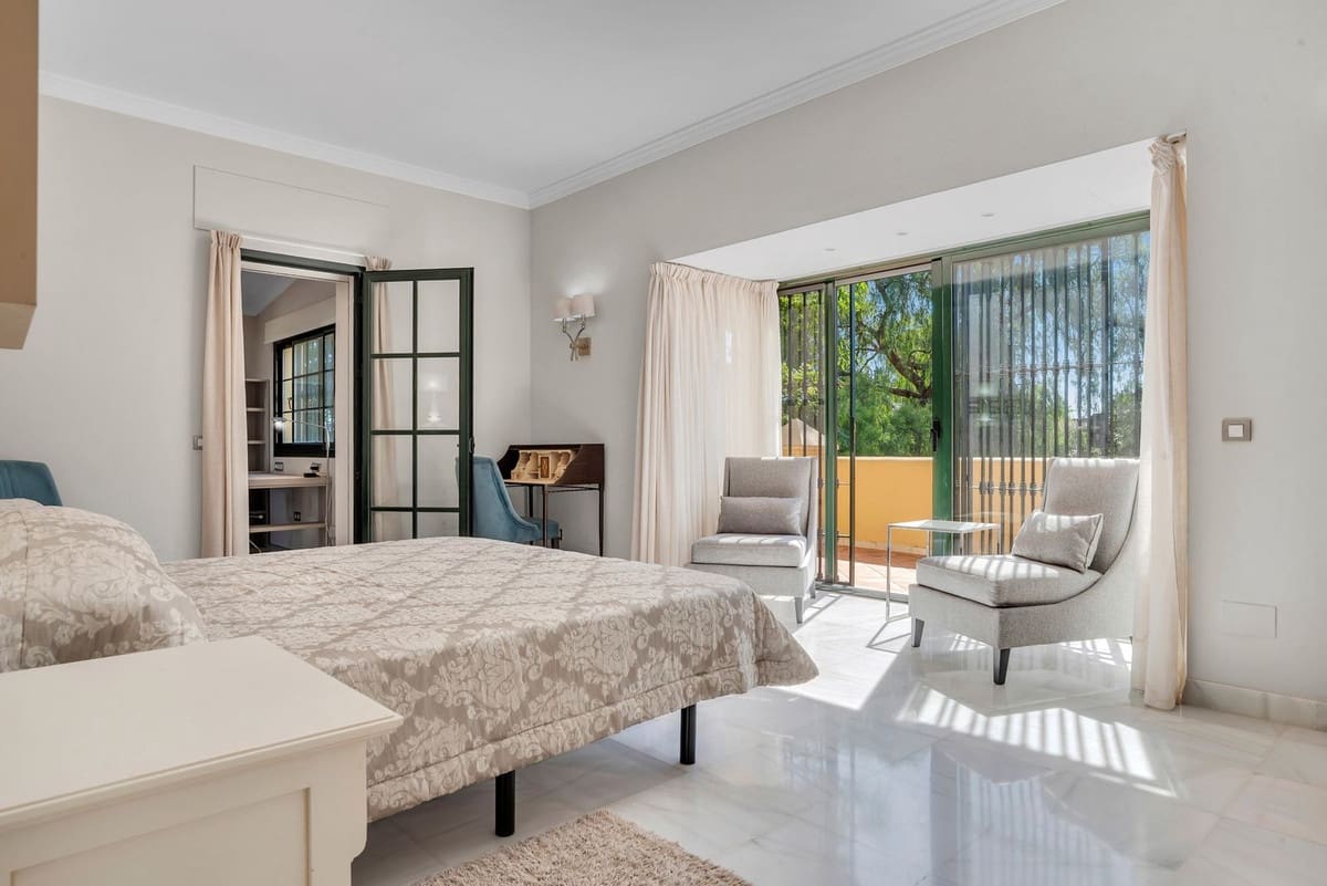6 soverom Villa til salgs i Guadalmina med svømmebasseng garasje - € 2 990 000 (Ref: 10163257)