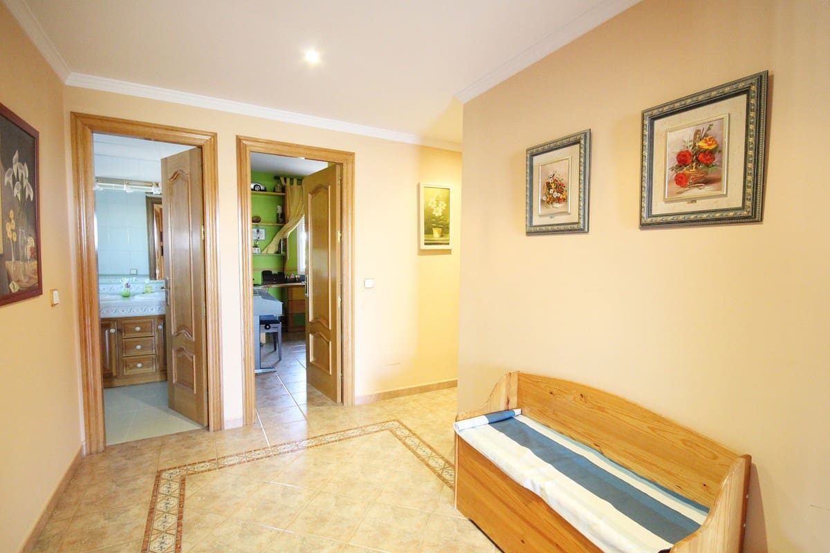 3 soveværelse Restaurant/Bar til salg i Estepona med swimmingpool garage - € 960.000 (Ref: 5320643)