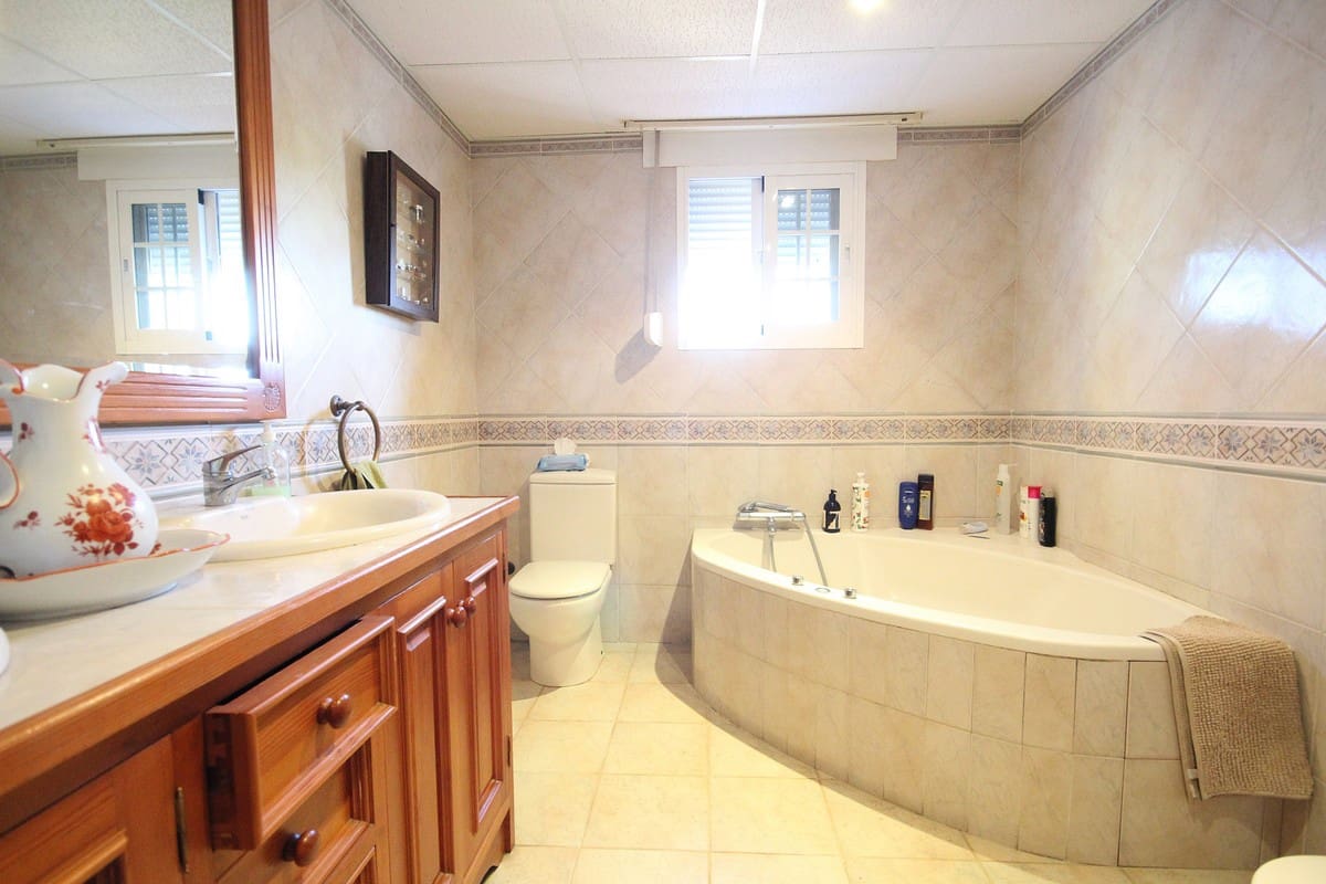 3 soveværelse Restaurant/Bar til salg i Estepona med swimmingpool garage - € 960.000 (Ref: 5320643)