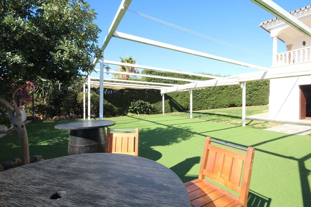 3 soveværelse Restaurant/Bar til salg i Estepona med swimmingpool garage - € 960.000 (Ref: 5320643)