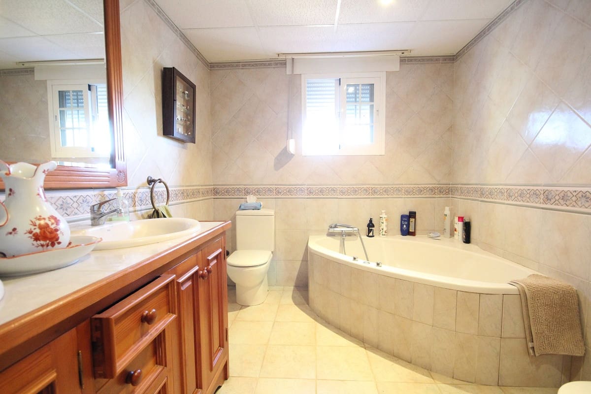 3 sypialnia Restauracja lub bar na sprzedaż w Estepona z basenem garażem - 960 000 € (Ref: 5320643)