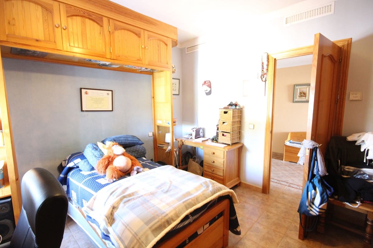 3 sypialnia Restauracja lub bar na sprzedaż w Estepona z basenem garażem - 960 000 € (Ref: 5320643)