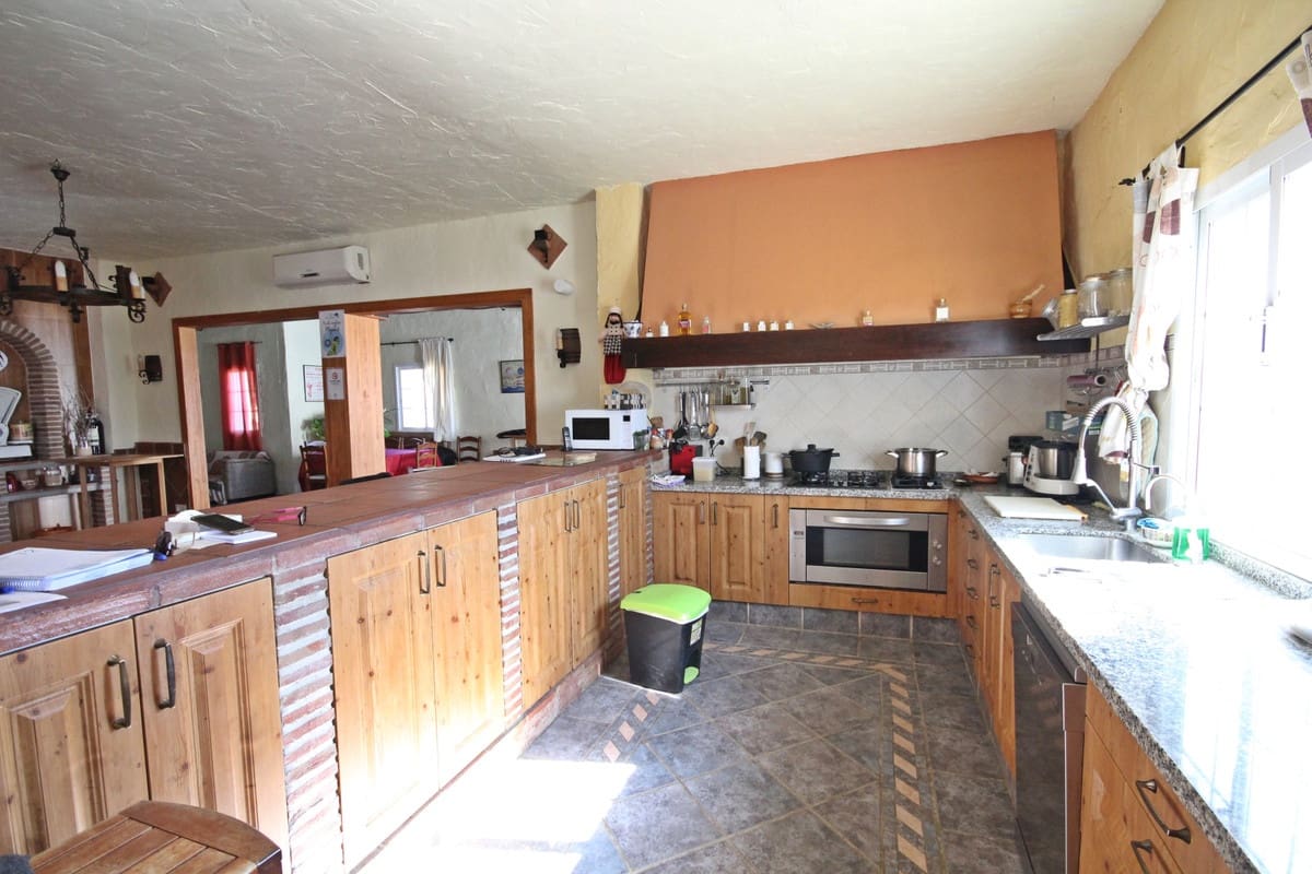 3 sypialnia Restauracja lub bar na sprzedaż w Estepona z basenem garażem - 960 000 € (Ref: 5320643)