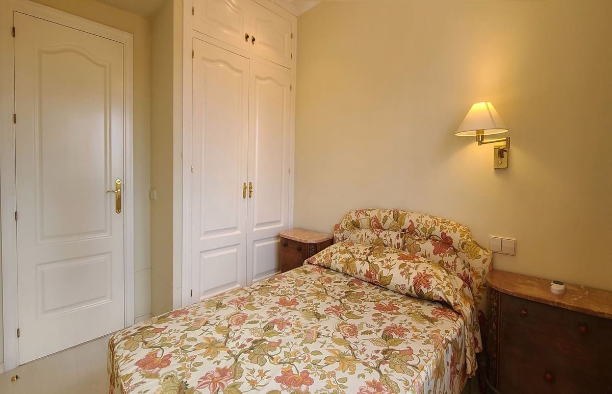 5 bedroom Villa for sale in Golden Mile with pool garage - € 2,849,999 (Ref: 7026371)