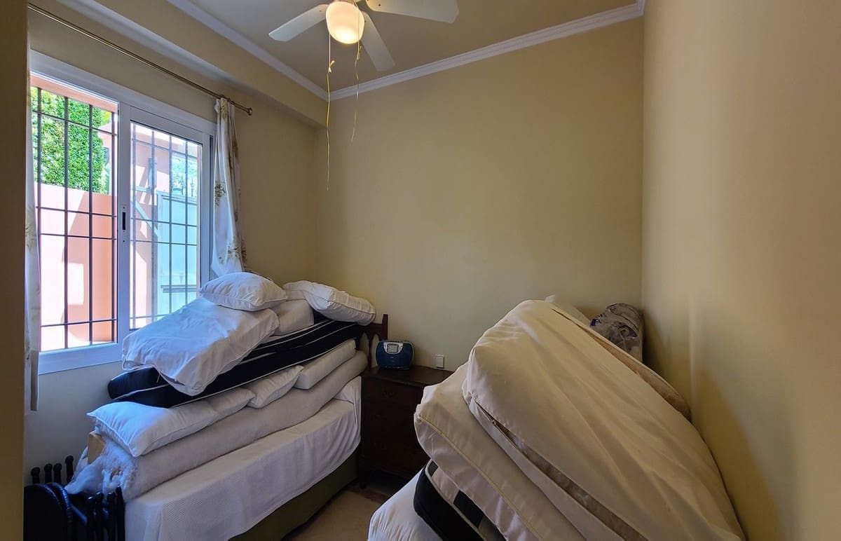 5 bedroom Villa for sale in Golden Mile with pool garage - € 2,849,999 (Ref: 7026371)