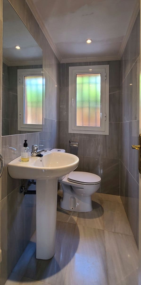 5 bedroom Villa for sale in Golden Mile with pool garage - € 2,849,999 (Ref: 7026371)