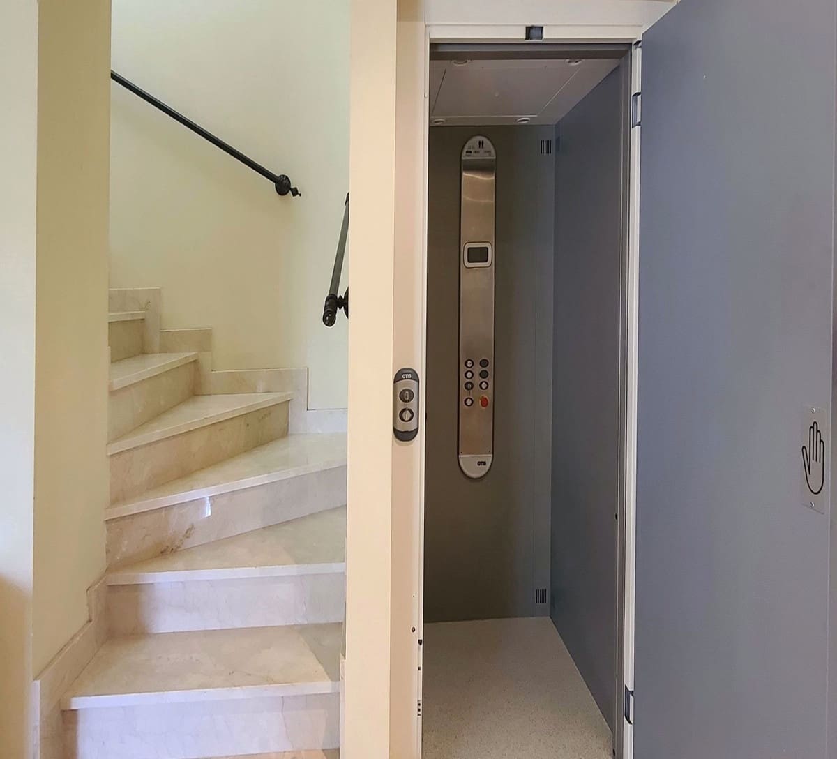 5 bedroom Villa for sale in Golden Mile with pool garage - € 2,849,999 (Ref: 7026371)