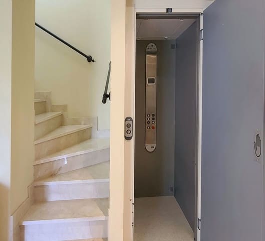 5 slaapkamer Villa te koop in Golden Mile, Marbella met zwembad garage - € 2.849.999 (Ref: 7026371)