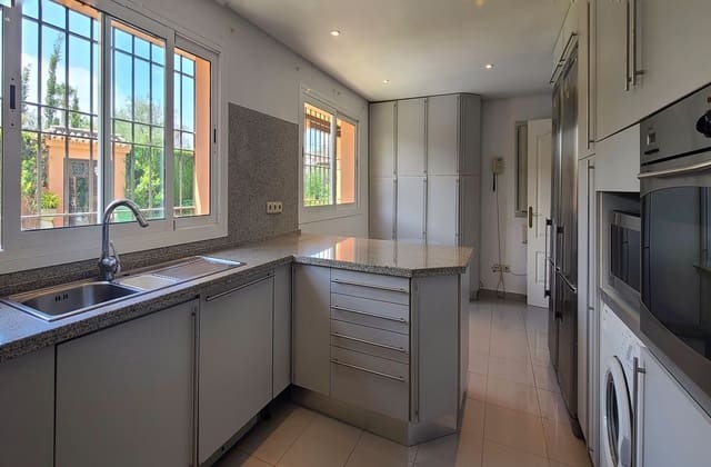 5 slaapkamer Villa te koop in Golden Mile, Marbella met zwembad garage - € 2.849.999 (Ref: 7026371)