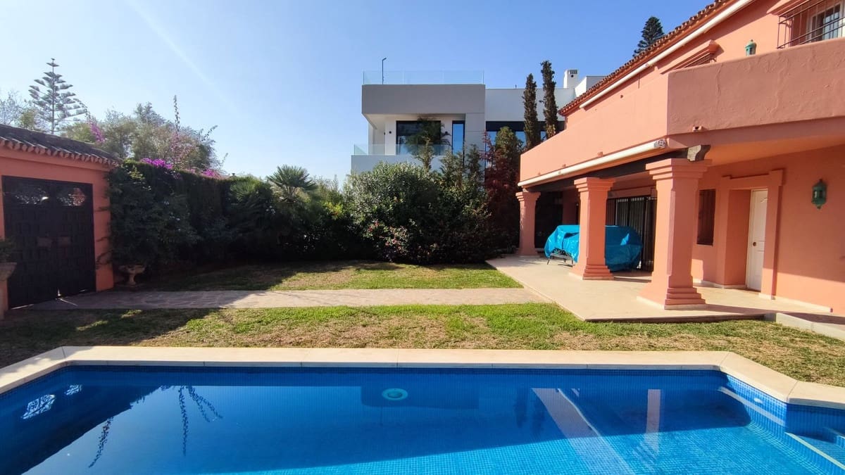 5 bedroom Villa for sale in Golden Mile with pool garage - € 2,849,999 (Ref: 7026371)