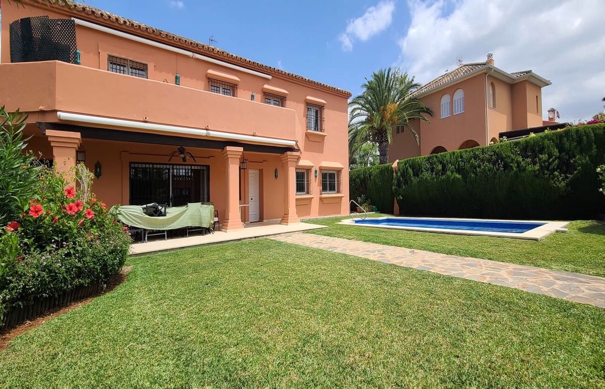 5 bedroom Villa for sale in Golden Mile with pool garage - € 2,849,999 (Ref: 7026371)