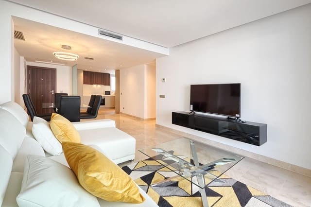 3 soveværelse Lejlighed til leje i San Pedro de Alcantara, Marbella med swimmingpool garage - € 2.200 (Ref: 8176918)
