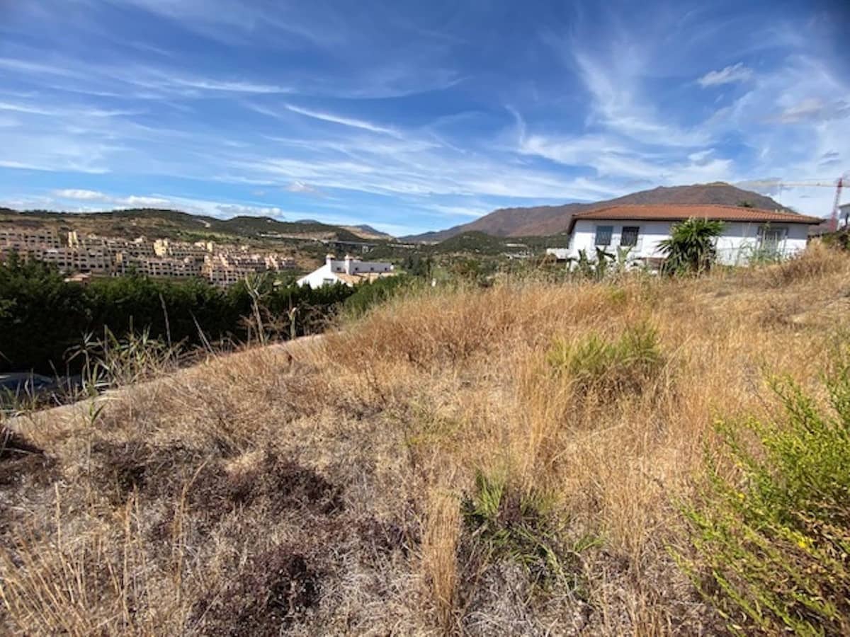Chalet de 4 habitaciones en Estepona en venta con piscina garaje - 1.100.000 € (Ref: 8891418)