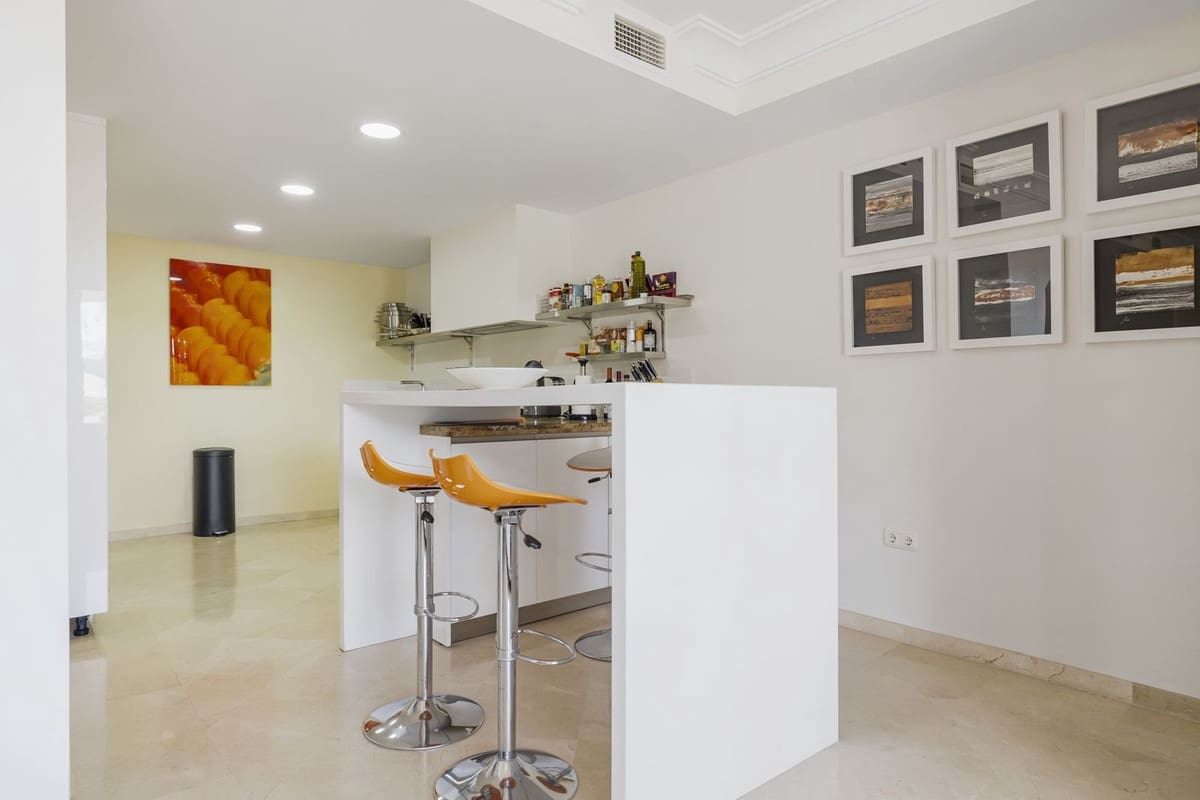 5 soveværelse Byhus til salg i Benahavis med swimmingpool garage - € 995.000 (Ref: 8912200)