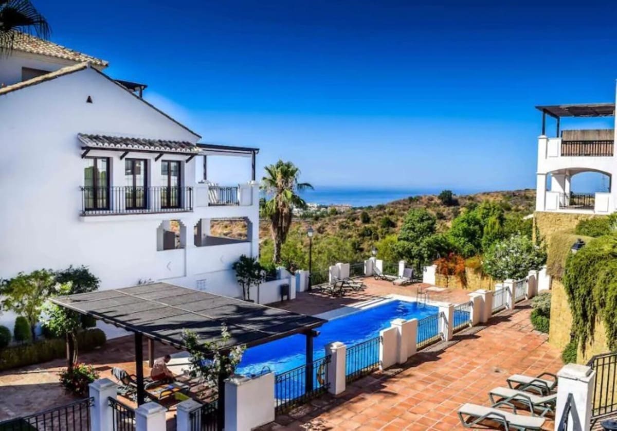 4 slaapkamer Appartement te koop in Los Monteros met zwembad garage - € 895.000 (Ref: 8958328)
