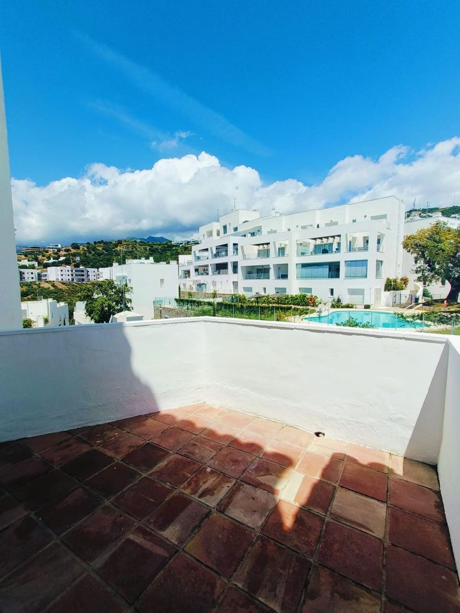 4 Zimmer Apartment zu verkaufen in Los Monteros mit Pool Garage - 795.000 € (Ref: 8958328)