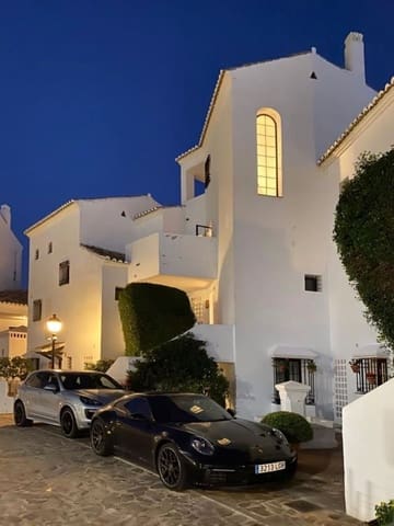 4 soverom Leilighet til salgs i Los Monteros, Marbella med svømmebasseng garasje - € 795 000 (Ref: 8958328)