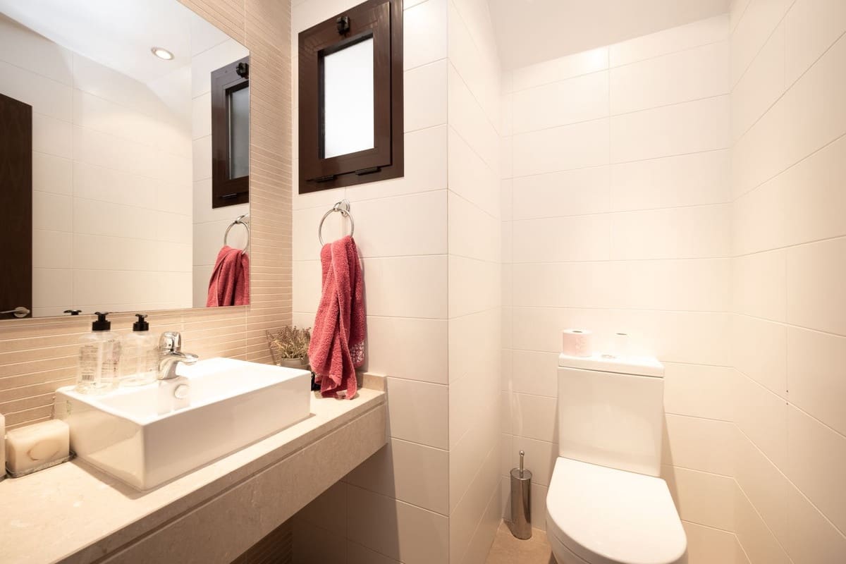 3 slaapkamer Appartement te koop in Los Monteros met zwembad garage - € 1.300.000 (Ref: 9004073)