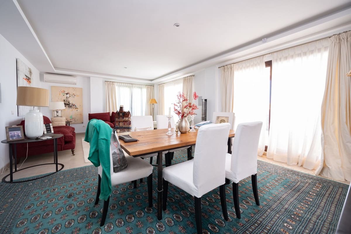 3 slaapkamer Appartement te koop in Los Monteros met zwembad garage - € 1.300.000 (Ref: 9004073)