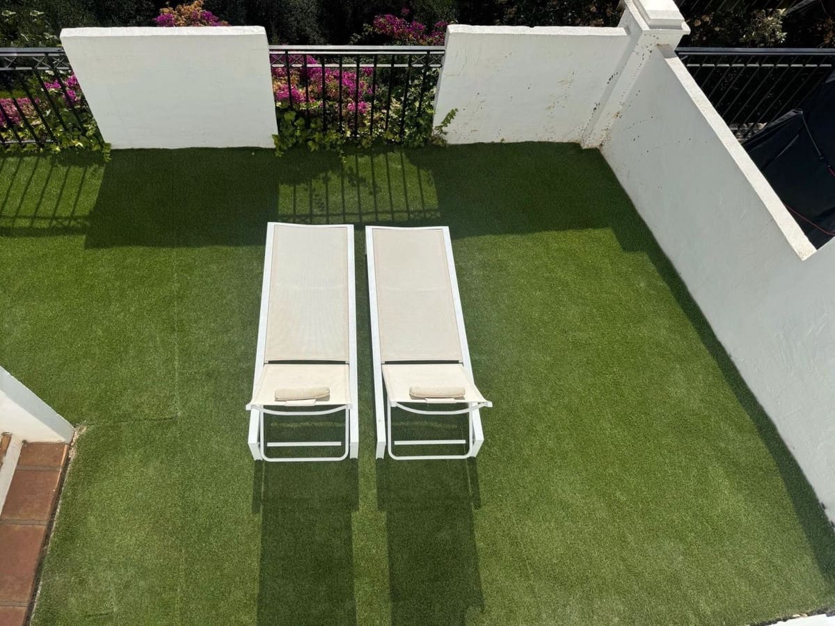 2 Zimmer Apartment zu verkaufen in Los Monteros mit Pool Garage - 385.000 € (Ref: 9010470)