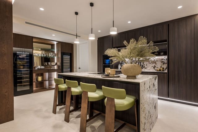 3 sovrum Lägenhet till salu i Los Monteros, Marbella med pool garage - 2 450 000 € (Ref: 9019572)