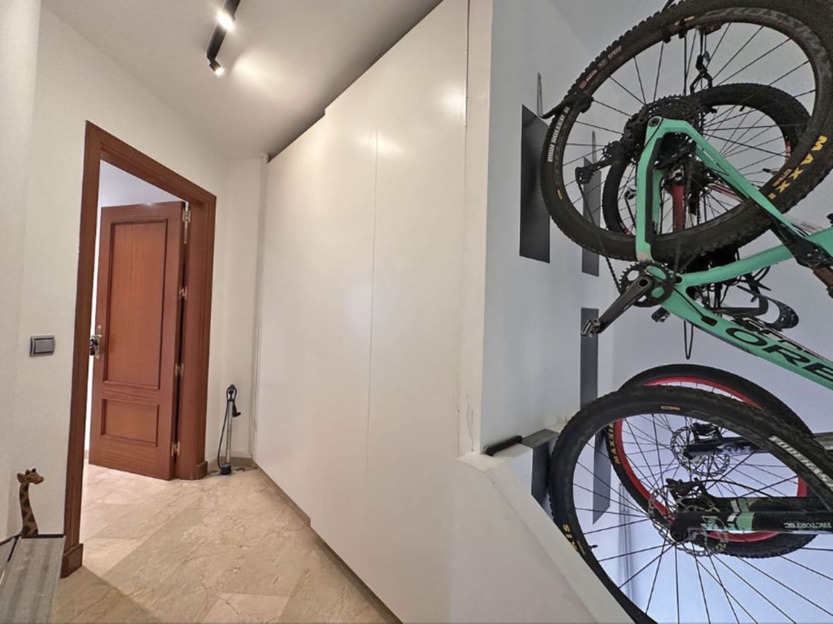 Apartamento de 2 habitaciones en Cerro del Aguila en venta con piscina garaje - 269.000 € (Ref: 9066923)