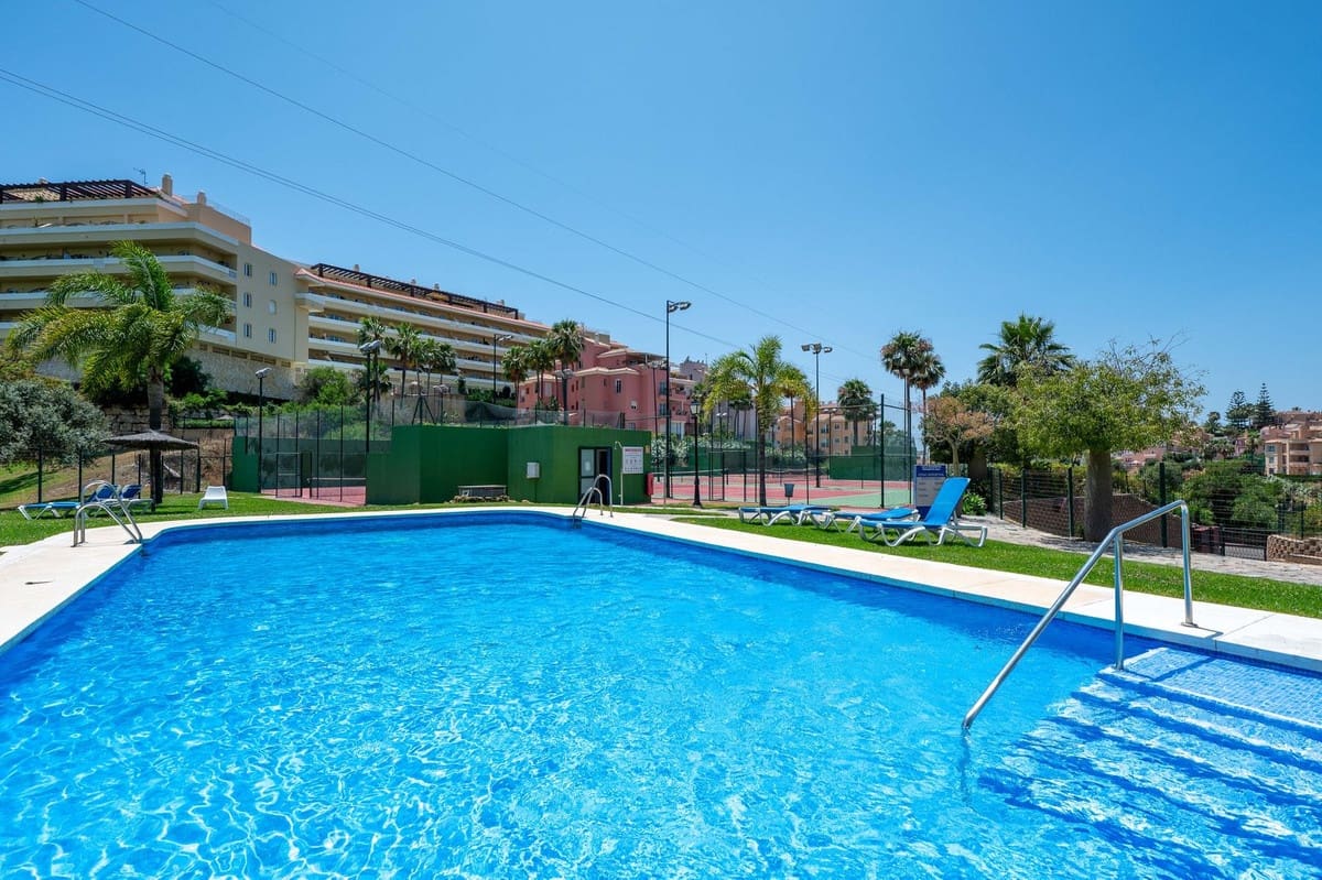 2 bedroom Apartment for sale in Riviera del Sol with pool garage - € 319,000 (Ref: 9072369)