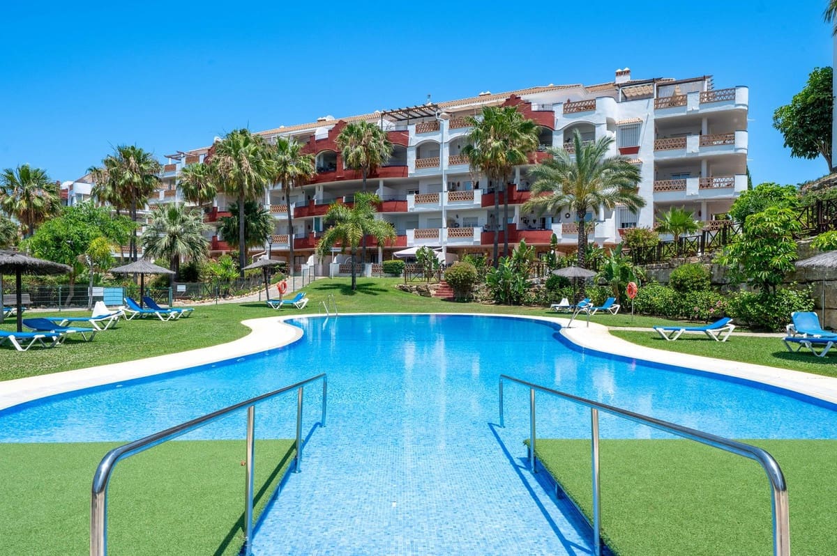 2 bedroom Apartment for sale in Riviera del Sol with pool garage - € 319,000 (Ref: 9072369)