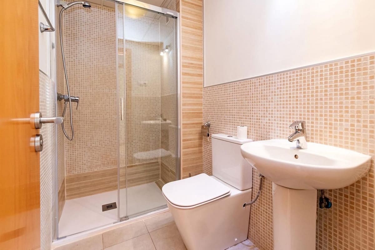 Apartamento de 2 habitaciones en La Cala de Mijas en venta con piscina garaje - 340.000 € (Ref: 9072758)