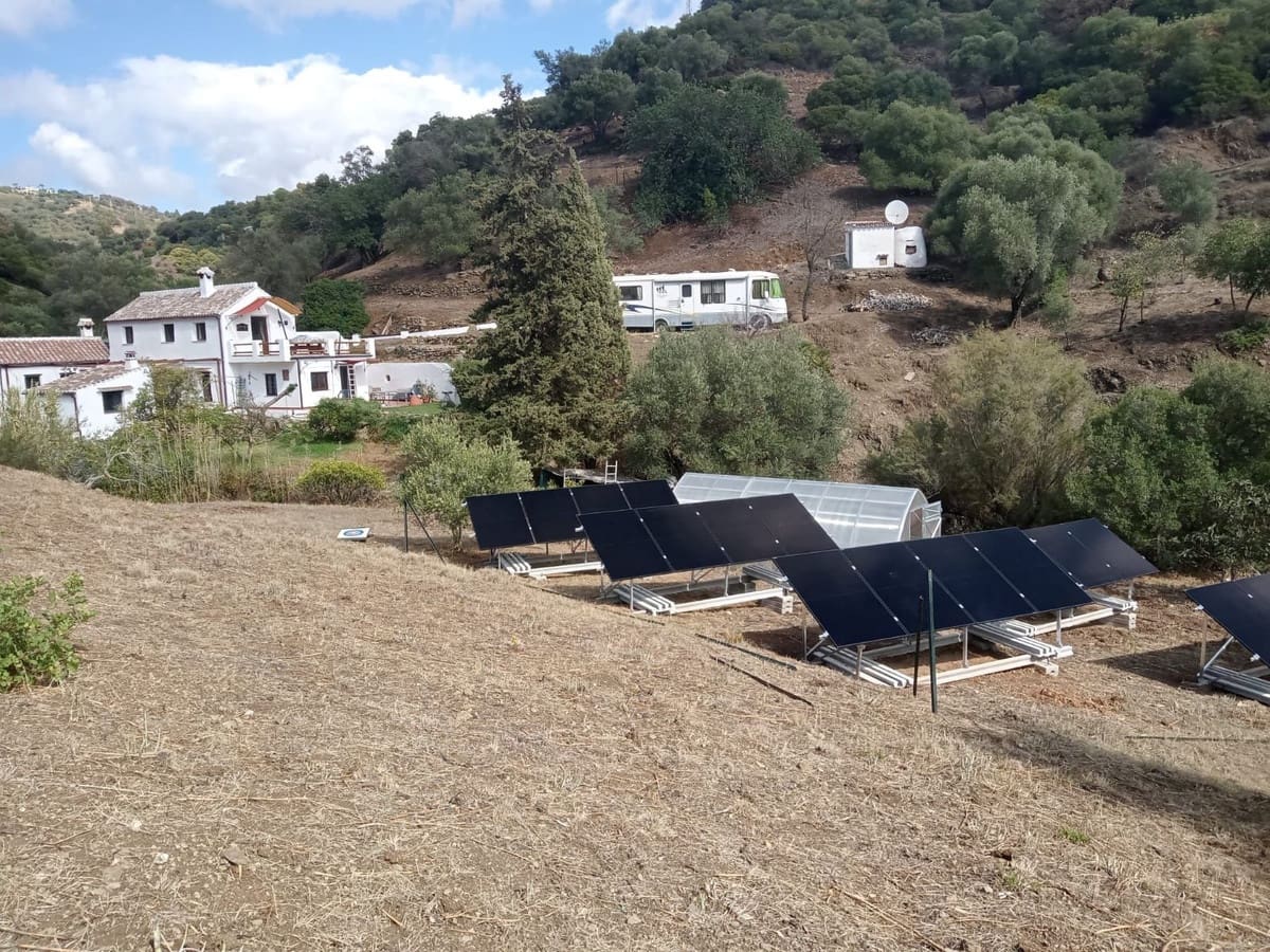 4 soveværelse Finca/Landehus til salg i Casares med swimmingpool garage - € 850.000 (Ref: 9095812)