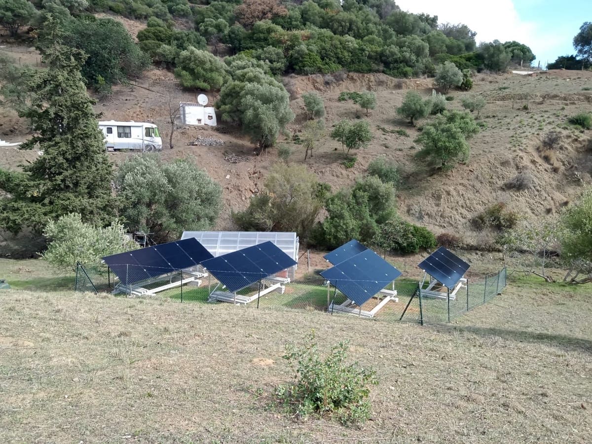 4 soveværelse Finca/Landehus til salg i Casares med swimmingpool garage - € 850.000 (Ref: 9095812)