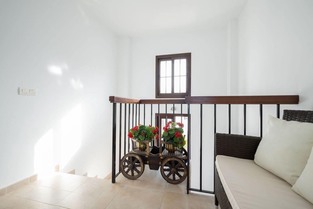 2 Zimmer Apartment zu verkaufen in Los Monteros mit Pool Garage - 525.000 € (Ref: 9106298)