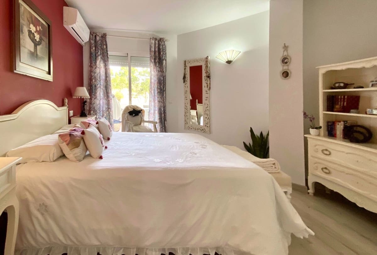 2 bedroom Apartment for sale in Mijas Golf with pool garage - € 360,000 (Ref: 9132919)