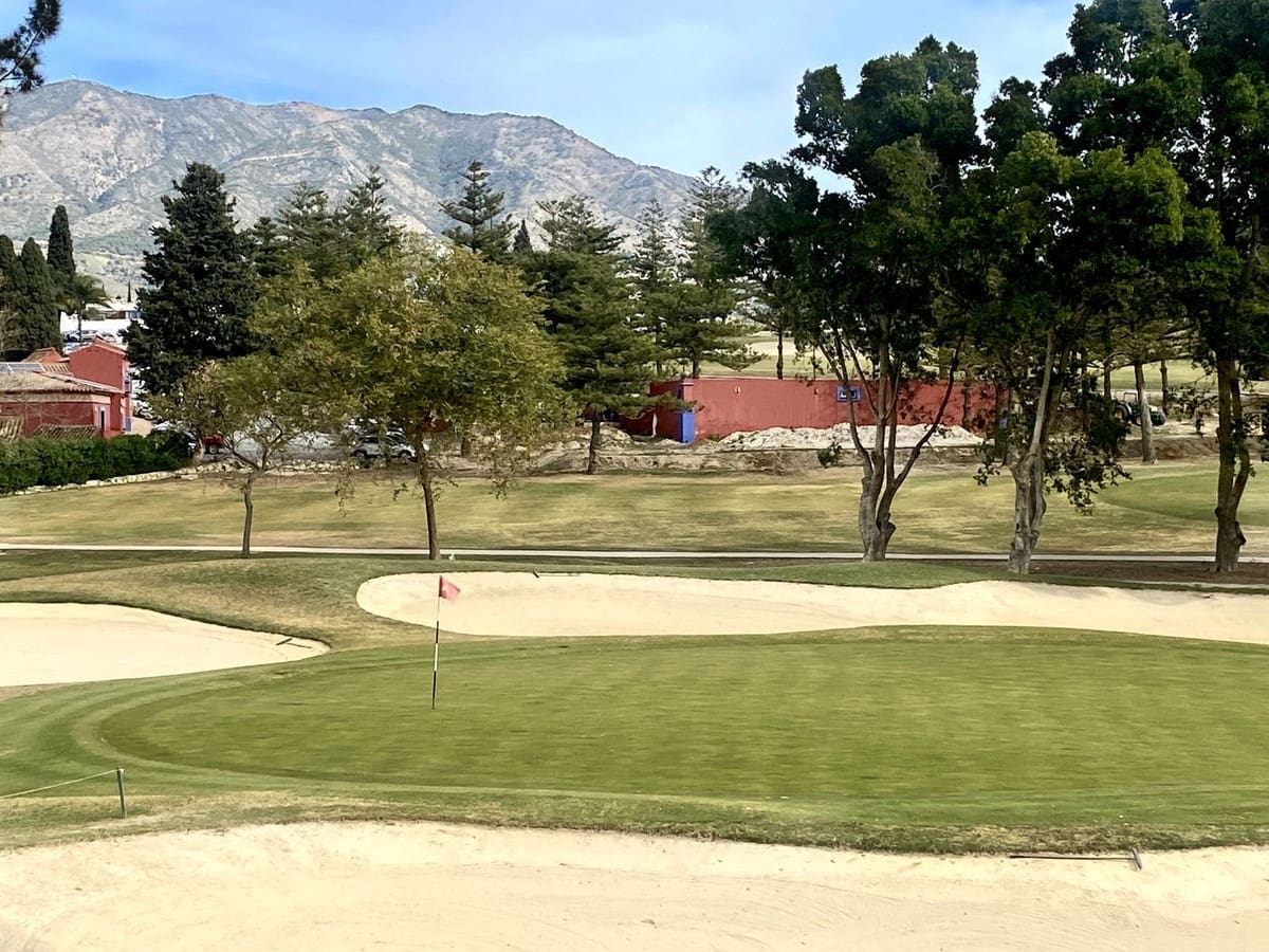 2 bedroom Apartment for sale in Mijas Golf with pool garage - € 360,000 (Ref: 9132919)