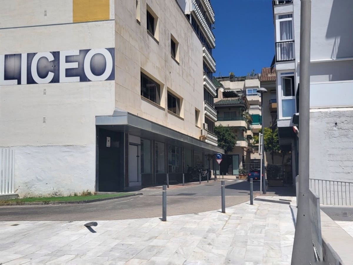 Garage til salg i Marbella - € 65.000 (Ref: 9141158)