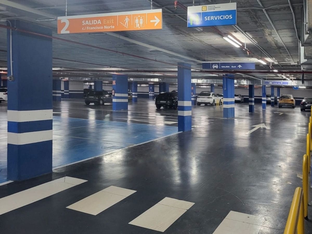 Autotalli myytävänä paikassa Marbella - 65 000 € (Ref: 9141158)