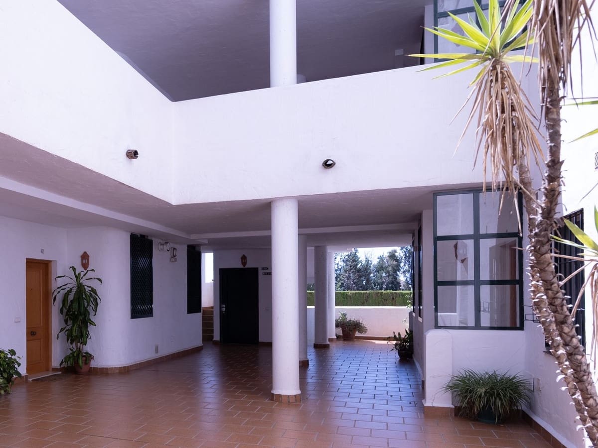 2 soveværelse Lejlighed til salg i Marbella med swimmingpool - € 385.000 (Ref: 9144283)