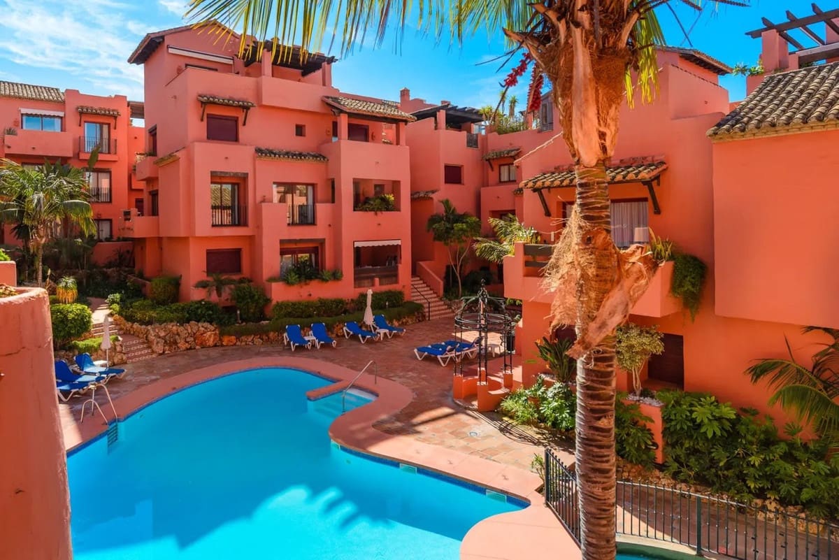 2 slaapkamer Appartement te koop in Elviria met zwembad garage - € 569.000 (Ref: 9195000)